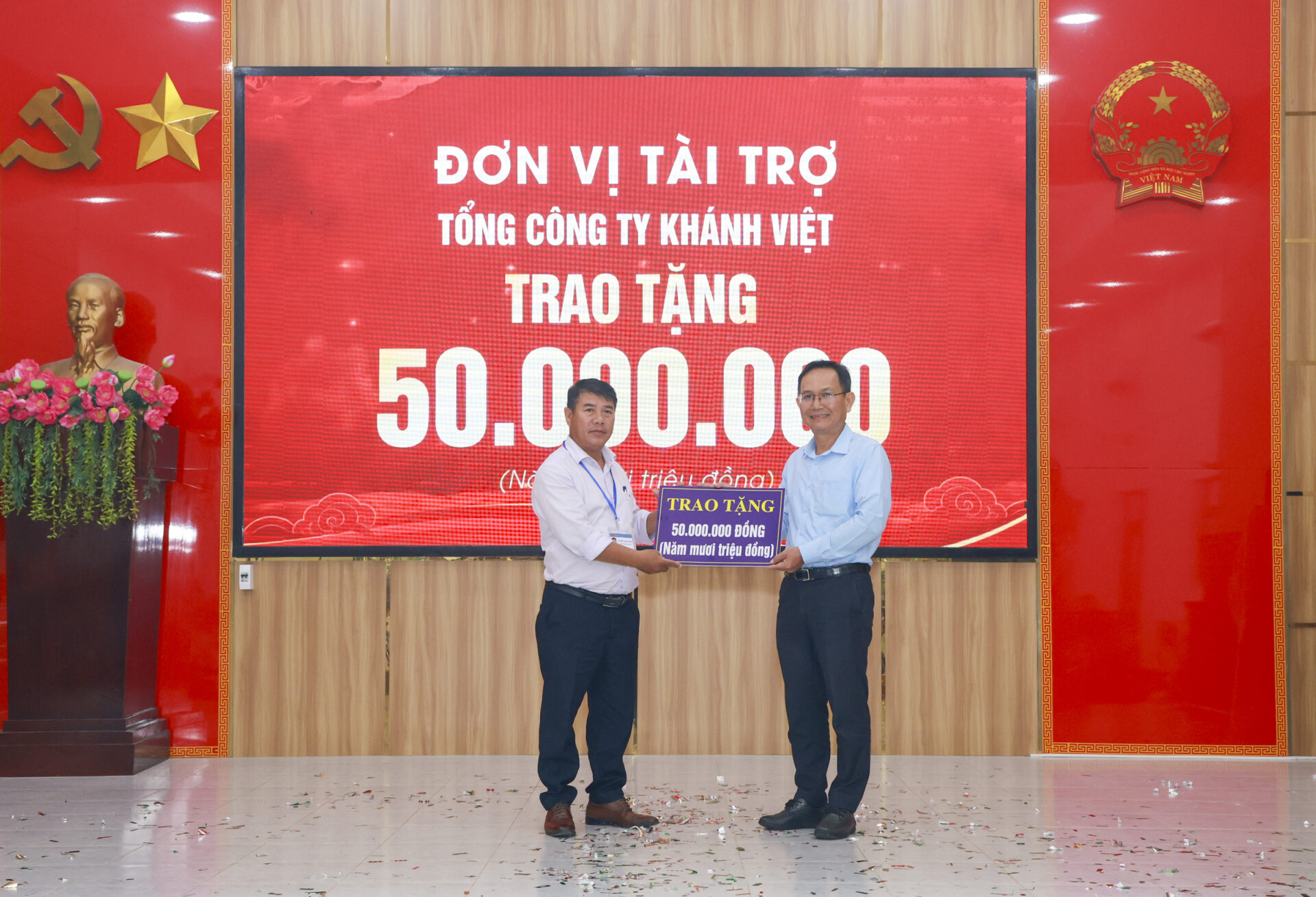 Khatoco tặng học bổng, quà trung thu cho thiếu nhi xã Bắc Ninh Hòa