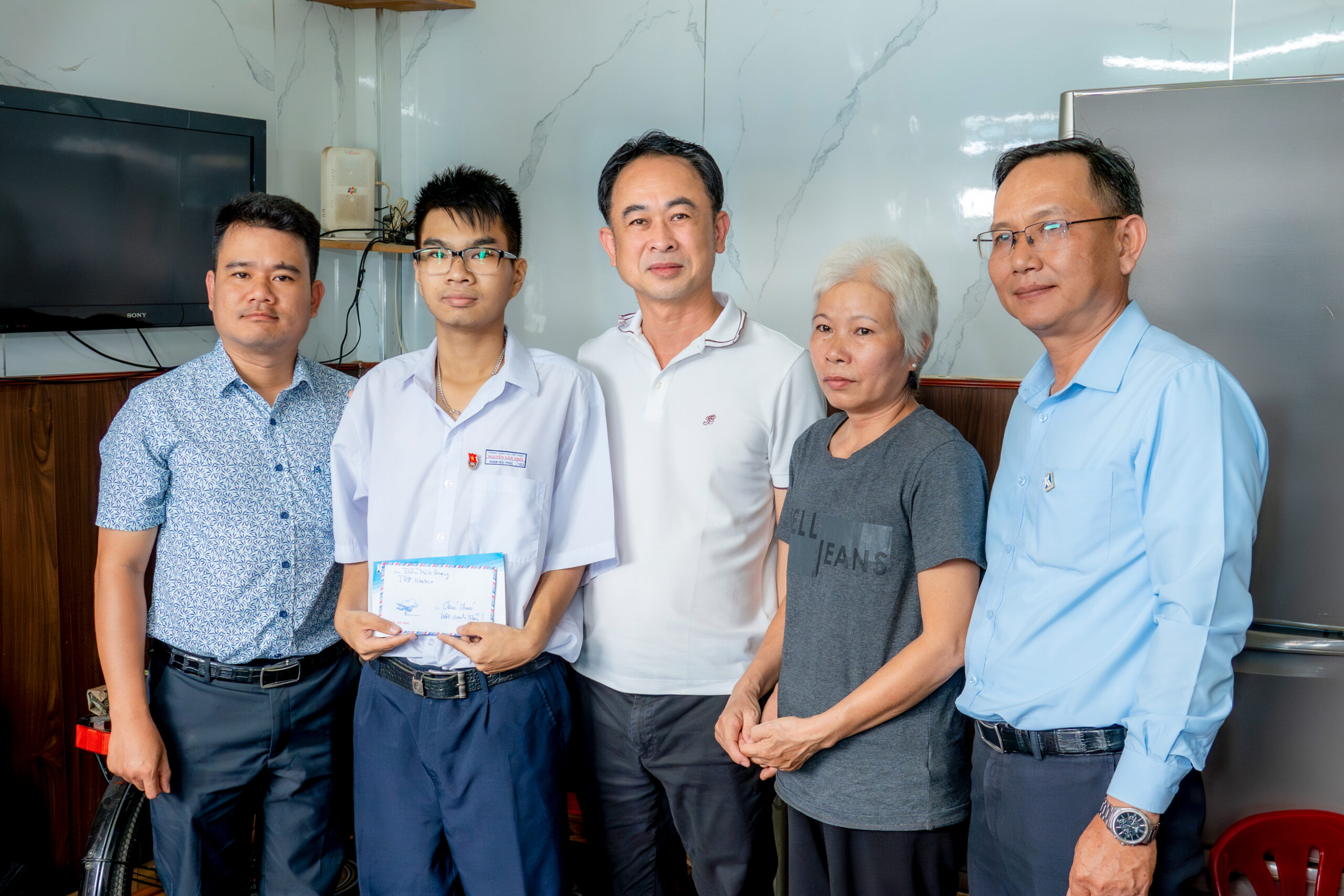 Khatoco sẻ chia, tiếp thêm nghị lực cho hai mẹ con chị Nguyễn Thị Thu Hương