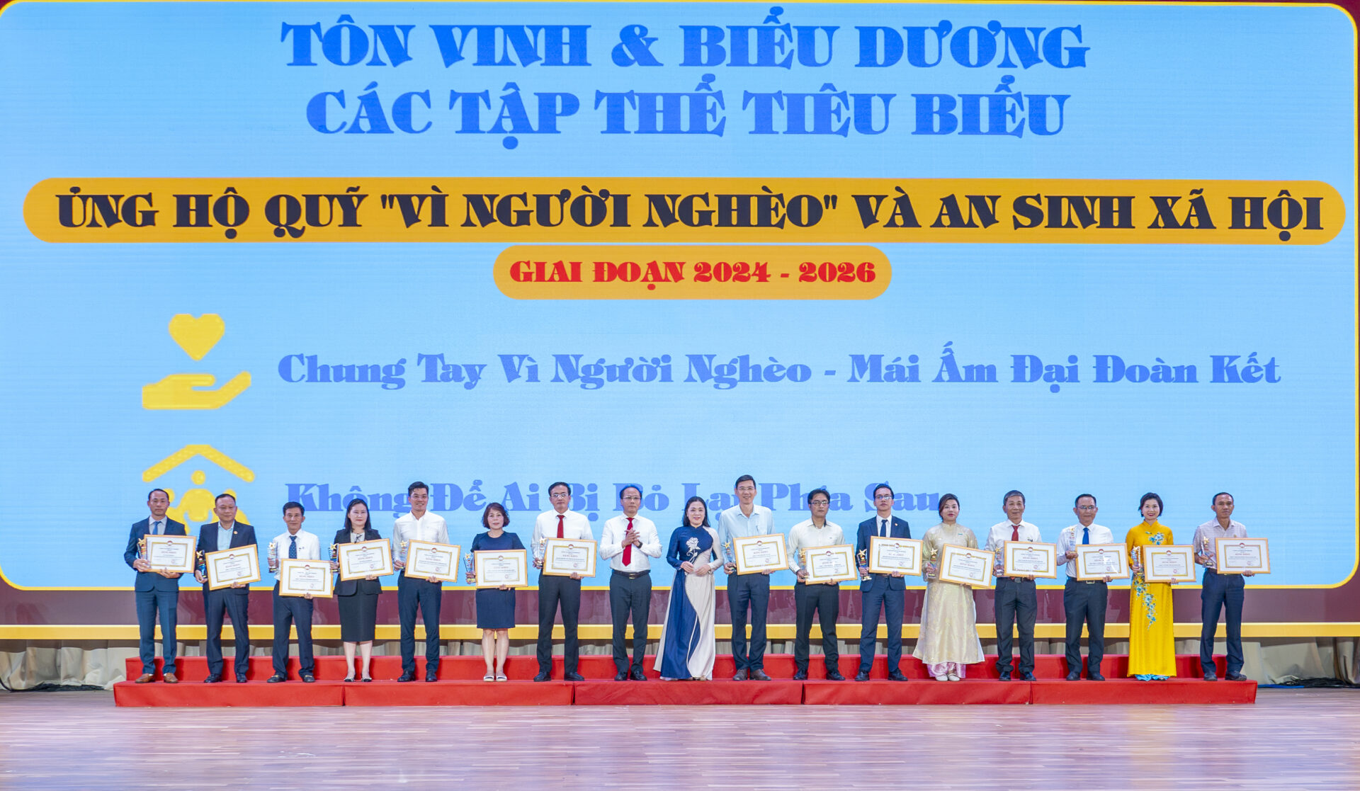 KHATOCO nhận Bằng khen của Ủy ban MTTQ Việt Nam tỉnh Khánh Hòa vì những đóng góp cho cộng đồng giai đoạn 2024 - 2026 3 KHATOCO nhận Bằng khen của Ủy ban MTTQ Việt Nam tỉnh Khánh Hòa vì những đóng góp cho cộng đồng giai đoạn 2024 - 2026